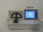 جهاز اختبار صلابة أنبوب الإبرة الطبية يستخدم خصيصًا لاختبار صلابة أنابيب الإبرة الطبية.